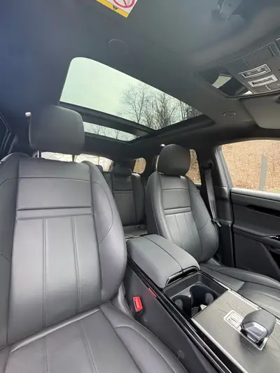 Range Rover Evoque R-Dynamic P 300e — Hybride rechargeable premium, 23000 km seulement — Detail