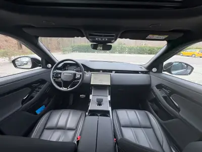 Range Rover Evoque R-Dynamic P 300e — Hybride rechargeable premium, 23000 km seulement — Innenraum