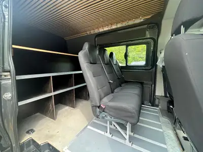 VW Crafter 35L 2.0 BiTDI 4Motion — Utilitaire robuste, transmission automatique, 26'799 km — côté