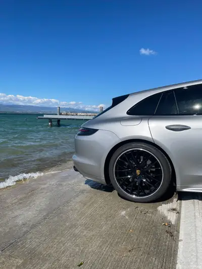 Porsche Panamera 4 E-Hybrid Sport Turismo — SUV coupé hybride rechargeable, 462 ch, faible consommation — Detail