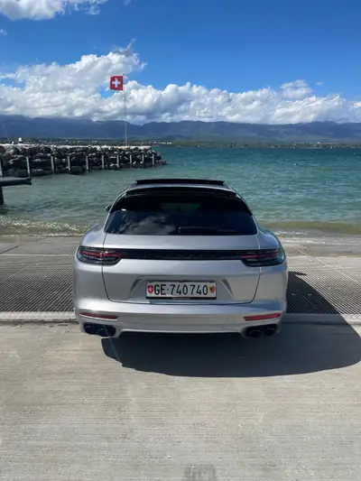 Porsche Panamera 4 E-Hybrid Sport Turismo — SUV coupé hybride rechargeable, 462 ch, faible consommation — Armaturenbrett