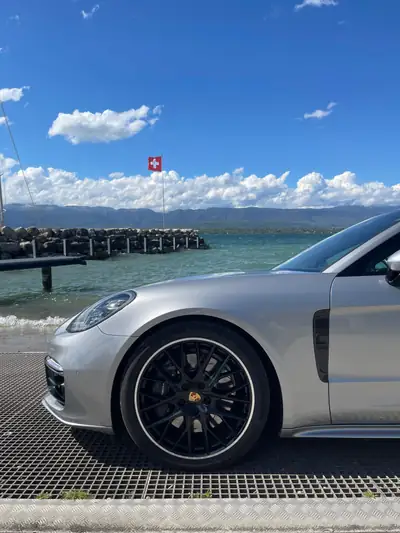 Porsche Panamera 4 E-Hybrid Sport Turismo — SUV coupé hybride rechargeable, 462 ch, faible consommation — Miniatur 8