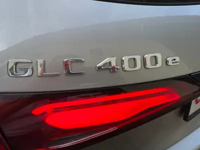 Mercedes-Benz GLC 400 e 4Matic — Hybride rechargeable, 9'500 km, garantie constructeur — exterior view