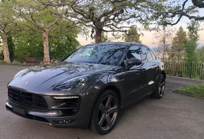 Porsche Macan Turbo PDK — SUV sportif 400 ch, équipement premium, kilométrage modéré — vista esterna