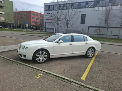 Bentley Continental Flying Spur Speed 2009 — Berline de prestige 610 ch, son NAIM premium — Außenansicht