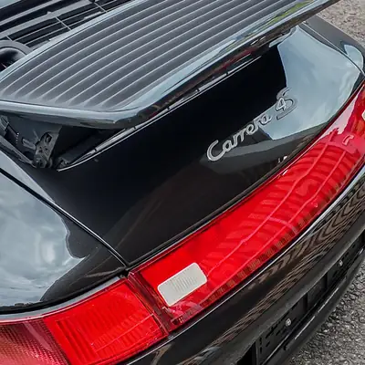 Porsche 911 Carrera 4S 1996 — Légendaire coupé sport, révision moteur 2023 — interni