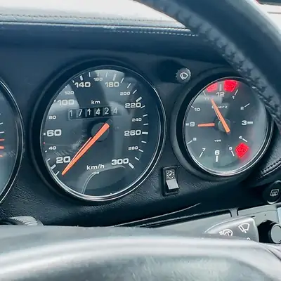 Porsche 911 Carrera 4S 1996 — Légendaire coupé sport, révision moteur 2023 — Miniatura 18