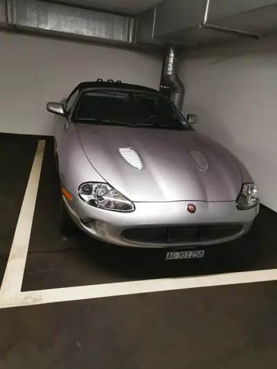 Jaguar XK XKR S/C Convertible 2000 — Roadster anglais d'exception, 363 ch et prestige intemporel — tableau de bord