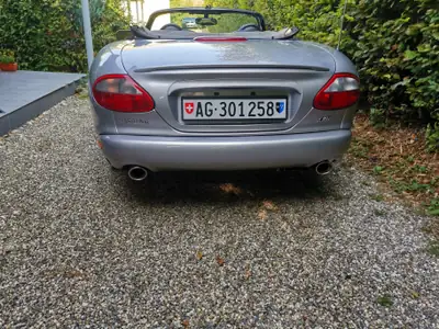 Jaguar XK XKR S/C Convertible 2000 — Roadster anglais d'exception, 363 ch et prestige intemporel — détail
