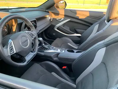 Chevrolet Camaro 6.2 Convertible — Muscle-car américain 453 ch, capote électrique — Miniature 11
