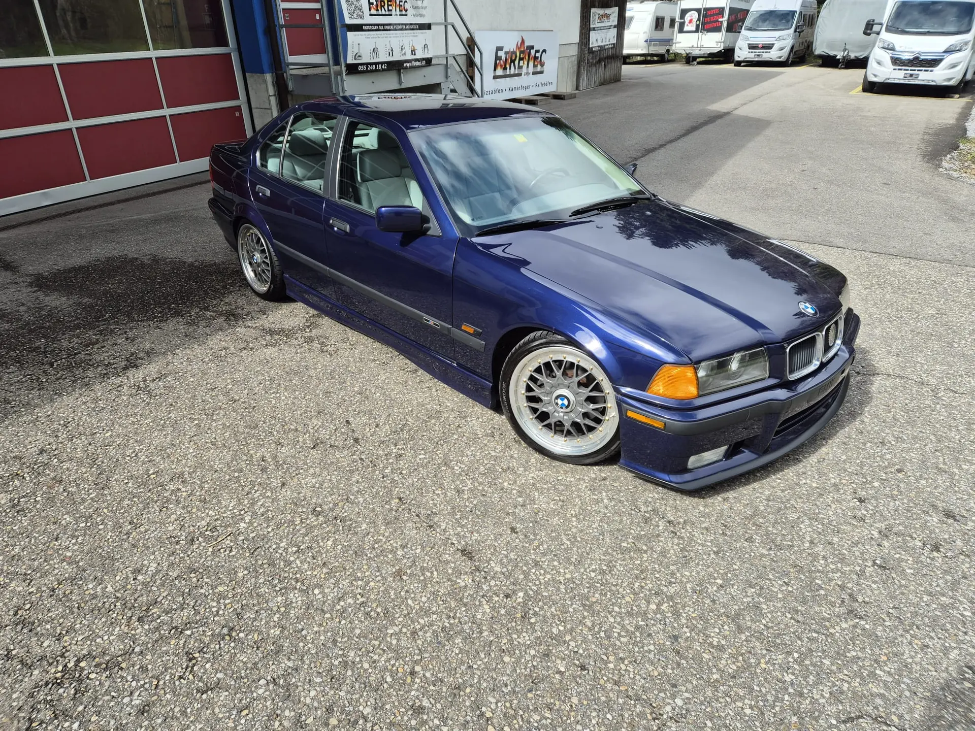 BMW 328i 1995 — Berline sportive de référence, 193 ch et transmission manuelle