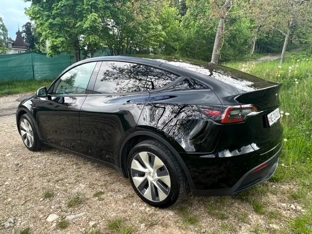 Tesla Model Y 2022 occasion Neuchâtel — 4