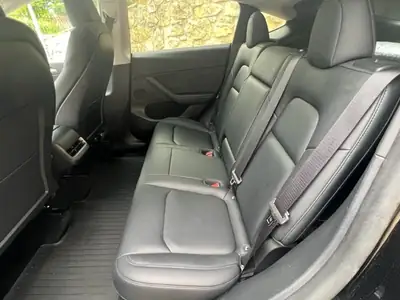 Tesla Model Y Long Range — SUV électrique performant, 79 800 km, freinage régénératif — Miniature 7