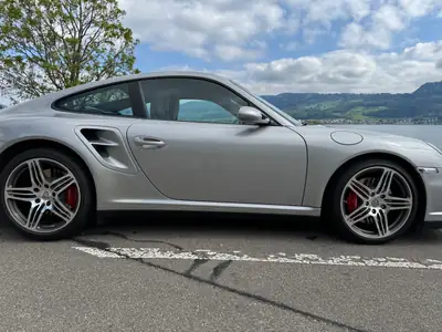 Porsche 911 Turbo 2007 — Légende sportive Mezger, Grand service, 87 500 km — side view