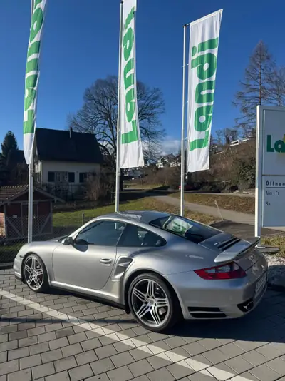 Porsche 911 Turbo 2007 — Légende sportive Mezger, Grand service, 87 500 km — exterior view