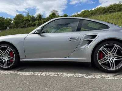 Porsche 911 Turbo 2007 — Légende sportive Mezger, Grand service, 87 500 km — detail