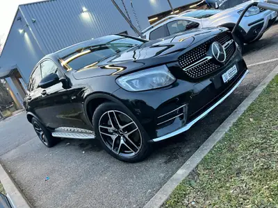 Mercedes-Benz GLC 43 AMG Coupé — Performance 367 ch, Design élégant noir métallisé — vista esterna