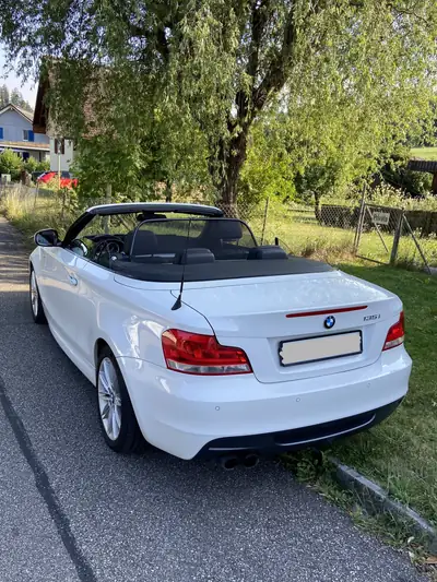 BMW 135i Cabrio DSG — Roadster sportif 306 ch, cabriolet blanc immaculé — Miniatura 8