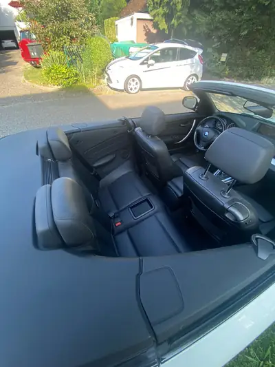 BMW 135i Cabrio DSG — Roadster sportif 306 ch, cabriolet blanc immaculé — Miniatura 14