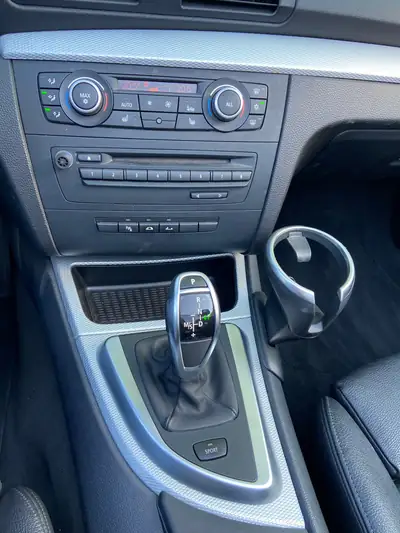 BMW 135i Cabrio DSG — Roadster sportif 306 ch, cabriolet blanc immaculé — Miniatura 17