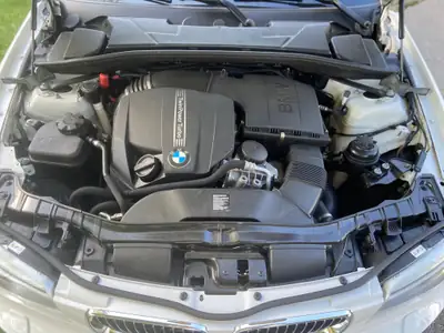 BMW 135i Cabrio DSG — Roadster sportif 306 ch, cabriolet blanc immaculé — Miniatura 16