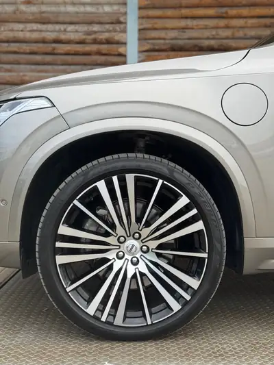 Volvo XC90 T8 eAWD R-Design — SUV 7 places hybride rechargeable, 33'650 km seulement — Thumbnail 7