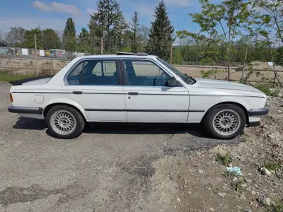 BMW 324d 1986 — Berline diesel classique, entretien impeccable, très faible kilométrage — Miniatura 12