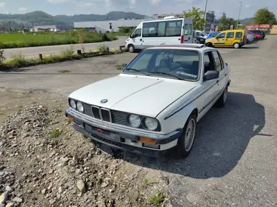 BMW 324d 1986 — Berline diesel classique, entretien impeccable, très faible kilométrage — Miniatura 13
