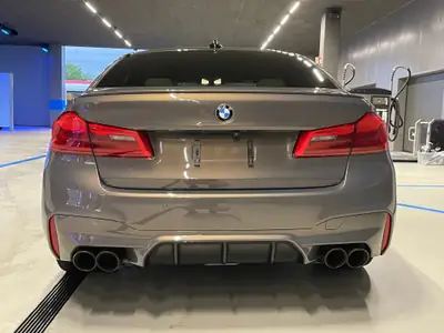 BMW M5 xDrive Drivelogic — 600 ch de pure performance, freins carbone-céramique — fianco