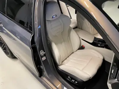 BMW M5 xDrive Drivelogic — 600 ch de pure performance, freins carbone-céramique — Miniatura 8