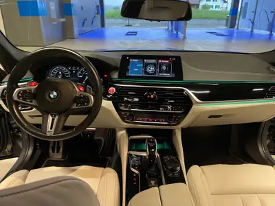 BMW M5 xDrive Drivelogic — 600 ch de pure performance, freins carbone-céramique — Miniatura 9