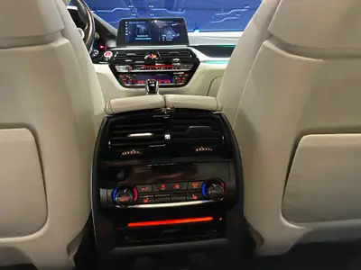 BMW M5 xDrive Drivelogic — 600 ch de pure performance, freins carbone-céramique — Miniatura 15