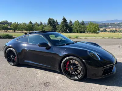 Porsche 911 Carrera 4 GTS — Coupé sportif all-wheel drive, 480 ch, premier propriétaire — Innenraum