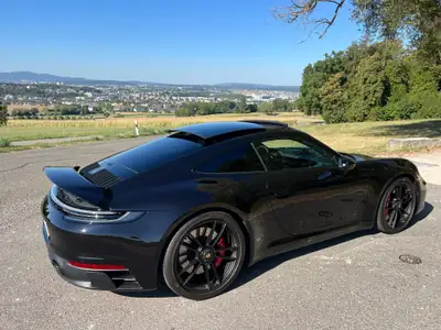 Porsche 911 Carrera 4 GTS — Coupé sportif all-wheel drive, 480 ch, premier propriétaire — Detail