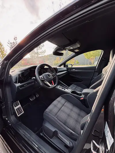 VW Golf VIII GTI — 245 ch, noire élégante, sans sinistre et bien équipée — Miniatur 12