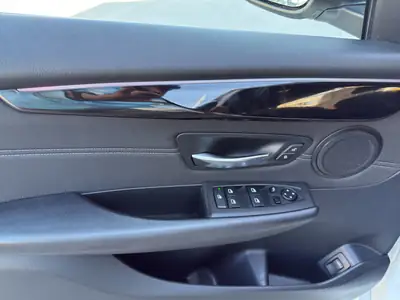 BMW 218 Gran Tourer — Monospace 7 places diesel, sûr et équipé — Miniature 12
