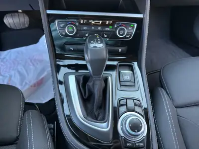 BMW 218 Gran Tourer — Monospace 7 places diesel, sûr et équipé — Miniature 16