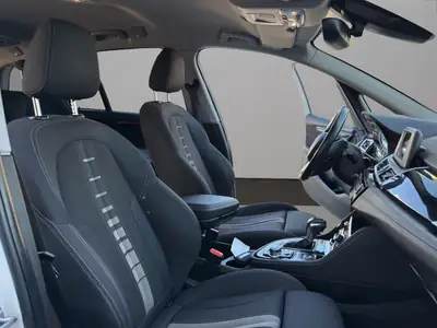 BMW 218 Gran Tourer — Monospace 7 places diesel, sûr et équipé — Miniature 21