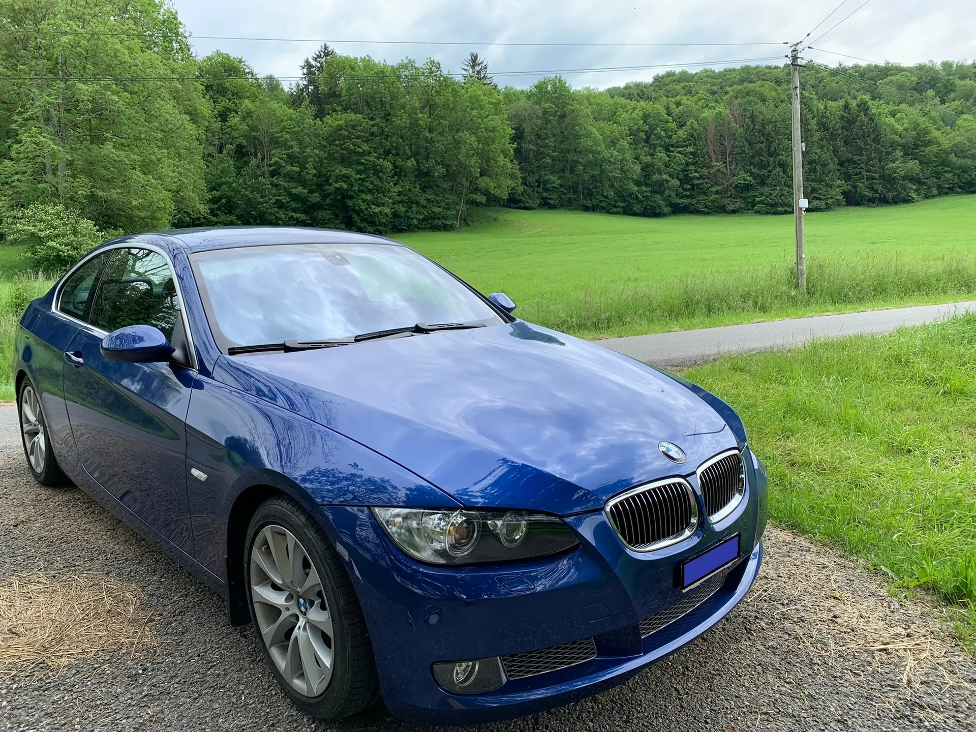 BMW 335i Coupé — Légendaire motorisation N54, boîte manuelle rare, 40 000 km seulement — vista esterna