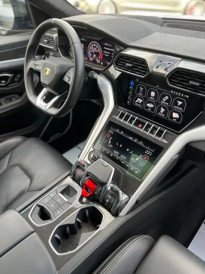 Lamborghini Urus E-Gear Graphite Capsule — SUV sportif 650 ch, kilométrage modéré, état impeccable — Thumbnail 26