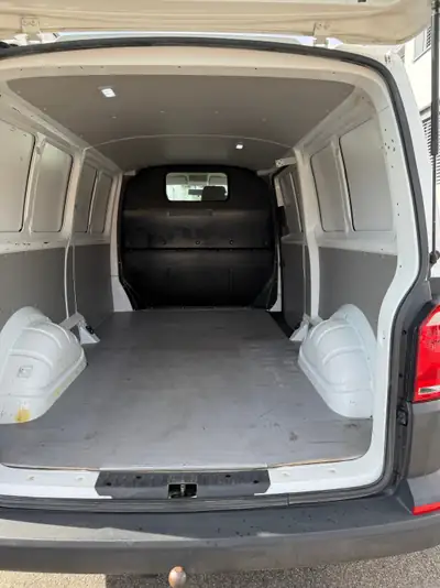 VW T6 2.0 TDI Transporter — Utilitaire fiable, 150 ch, équipements modernes — fianco