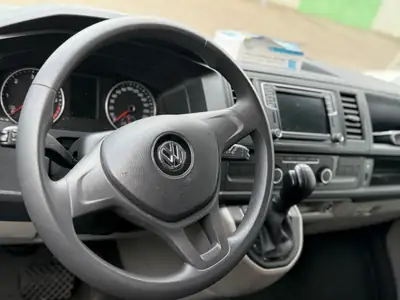 VW T6 2.0 TDI Transporter — Utilitaire fiable, 150 ch, équipements modernes — cruscotto