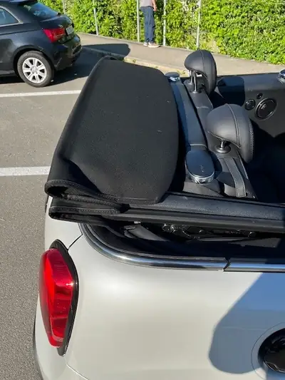 MINI Cabrio Cooper S — Cabriolet 2023, 9400 km, Transfer de Leasing — dashboard