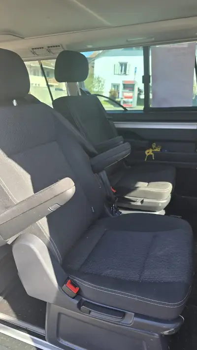 VW T6 — Monospace 7 places diesel, 95'000 km, sans sinistre — Heckansicht