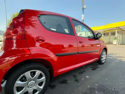 Peugeot 107 1.0 Trendy — Citadine économique avec GPS et caméra de recul — Miniature 7