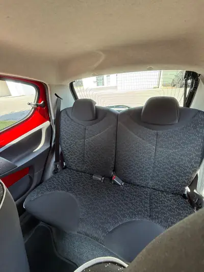 Peugeot 107 1.0 Trendy — Citadine économique avec GPS et caméra de recul — Miniature 14