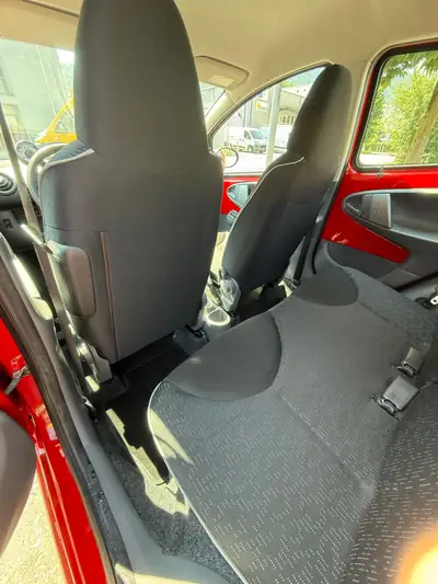 Peugeot 107 1.0 Trendy — Citadine économique avec GPS et caméra de recul — Miniature 17