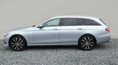 Mercedes-Benz E 200 Avantgarde — Break élégant 4WD, 175'000 km, sans sinistre — vista esterna