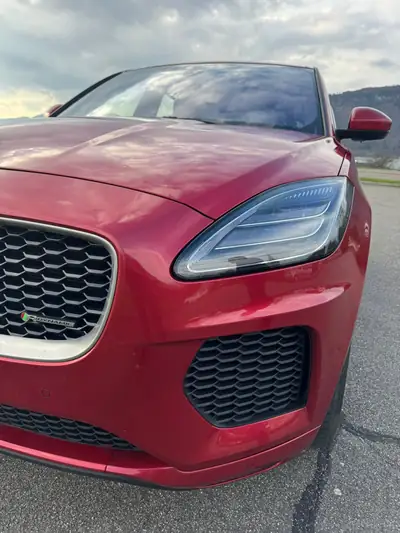 Jaguar E-PACE 2.0d D240 R-Dynamic HSE — SUV compact premium, 90'000 km, 4x4 performant — arrière