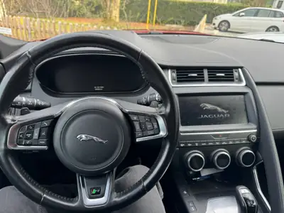 Jaguar E-PACE 2.0d D240 R-Dynamic HSE — SUV compact premium, 90'000 km, 4x4 performant — Miniature 15